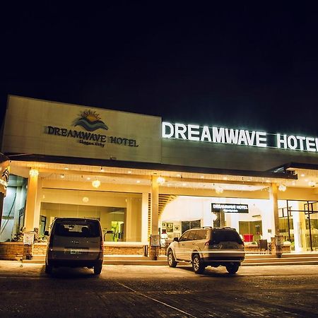 Dreamwave Hotel Ilagan Exterior photo