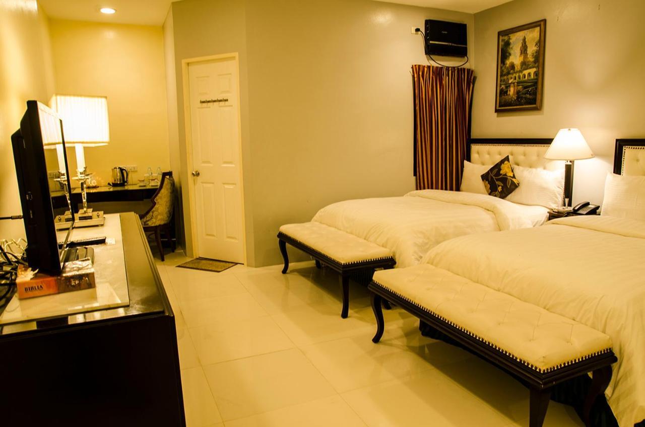 Dreamwave Hotel Ilagan Exterior photo