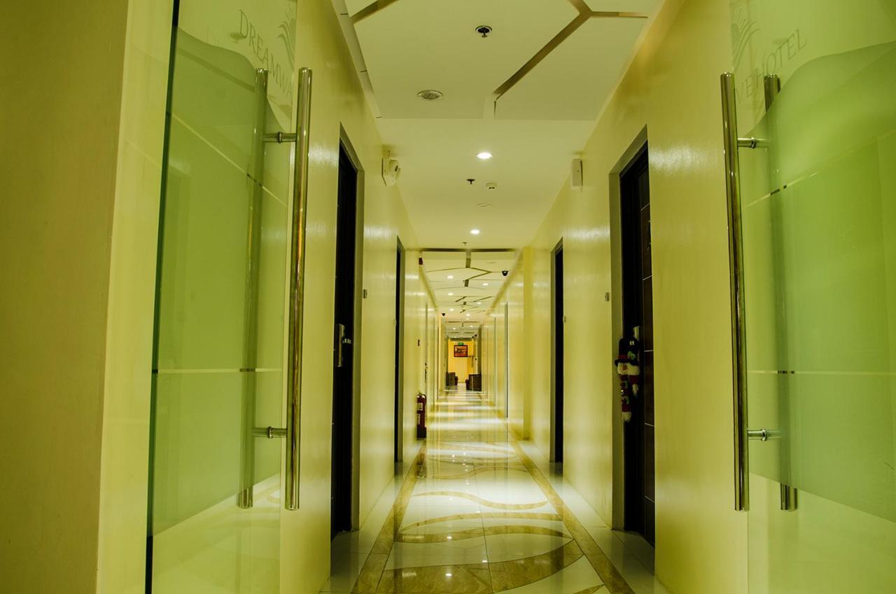 Dreamwave Hotel Ilagan Exterior photo