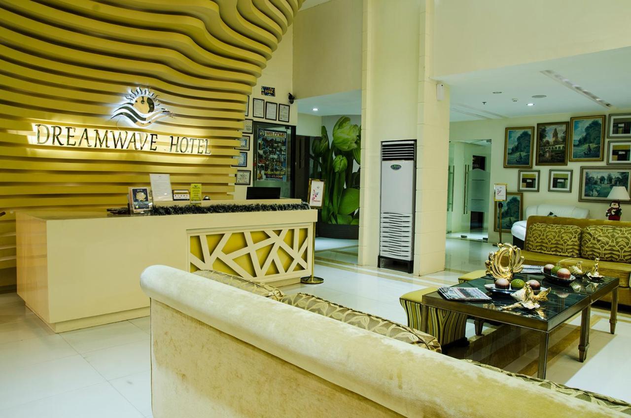 Dreamwave Hotel Ilagan Exterior photo