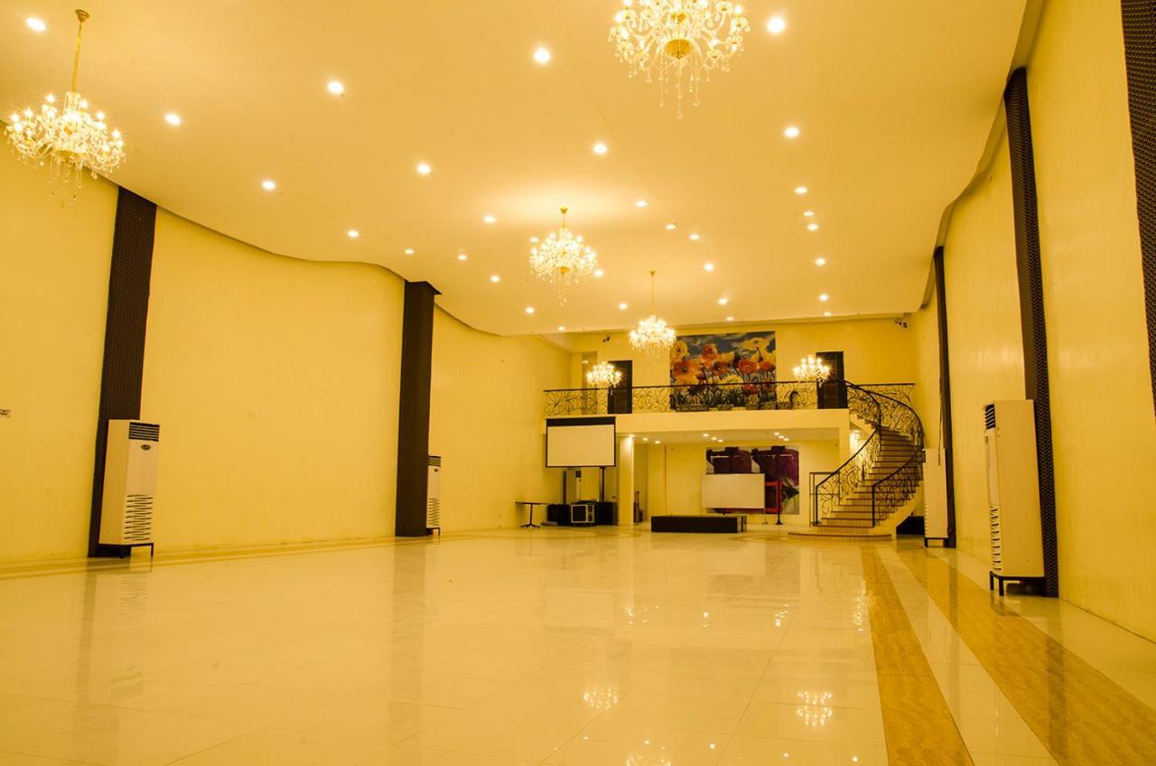 Dreamwave Hotel Ilagan Exterior photo